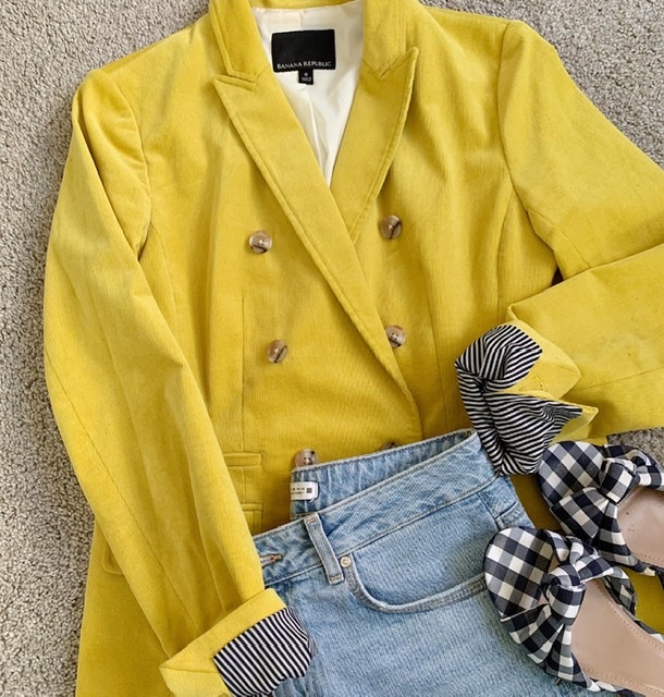 Yellow outfit blazer 